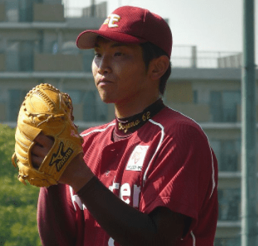 masafumi togano with mizuno glove
